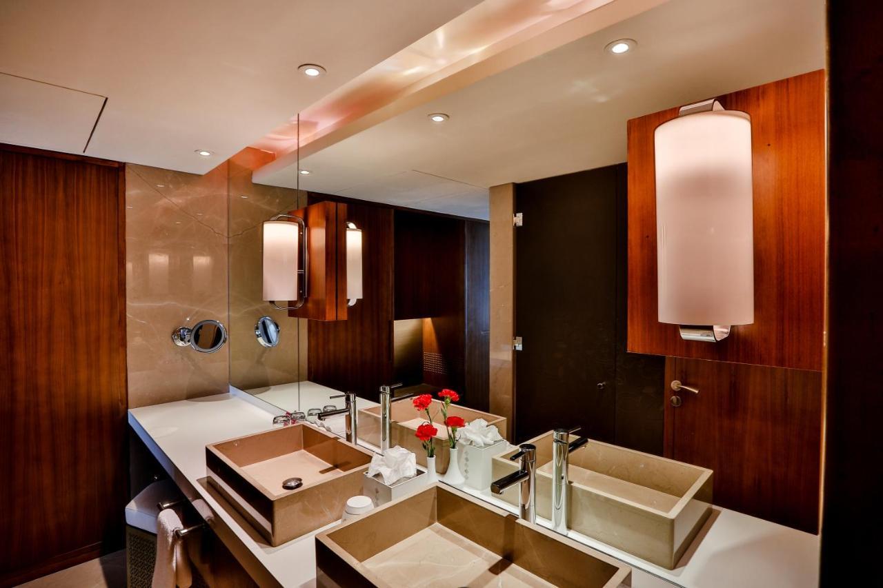 Crowne Plaza Chennai Adyar Park, An Ihg Hotel Ngoại thất bức ảnh Bathroom