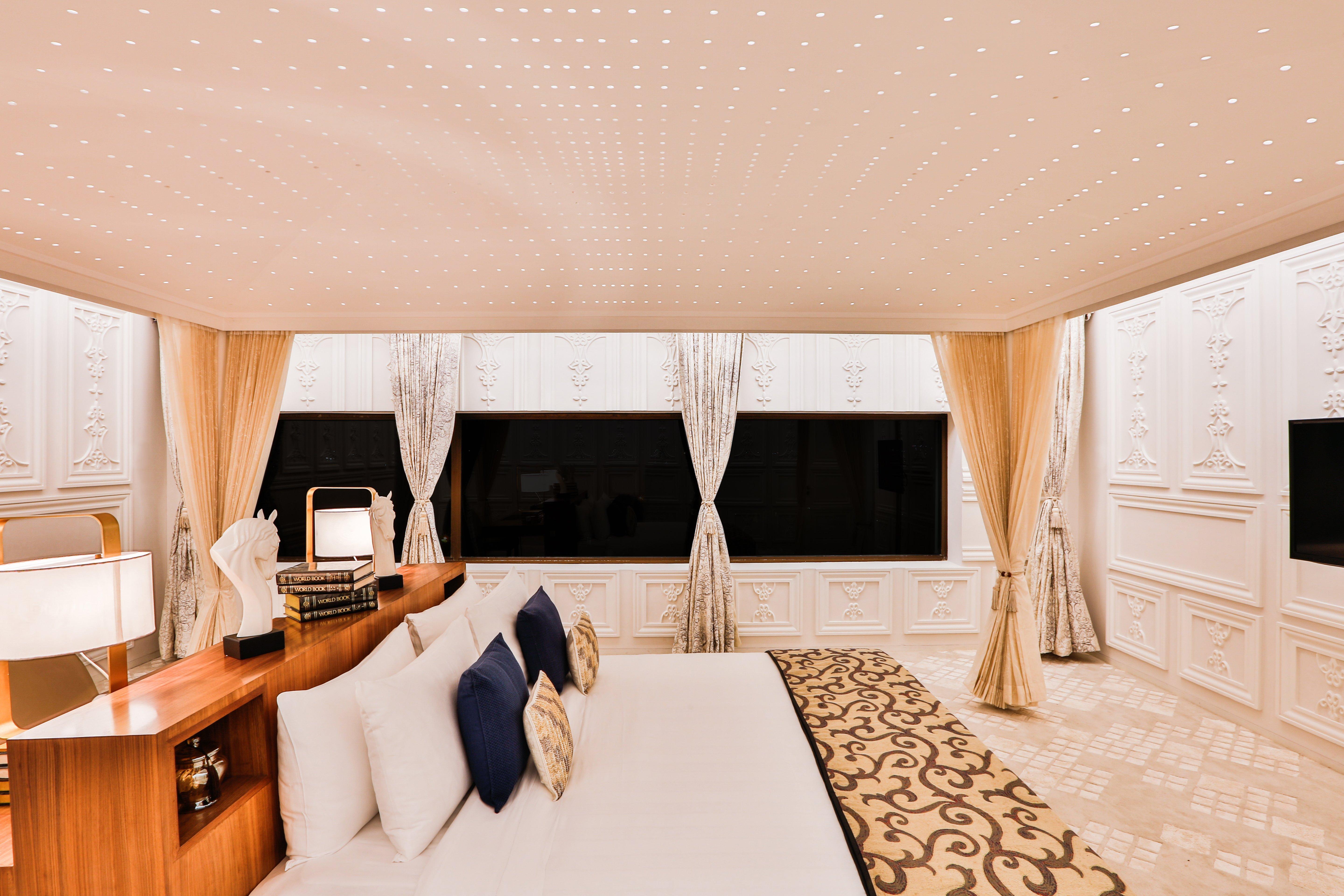 Crowne Plaza Chennai Adyar Park, An Ihg Hotel Ngoại thất bức ảnh The bedroom of the Royal Suite
