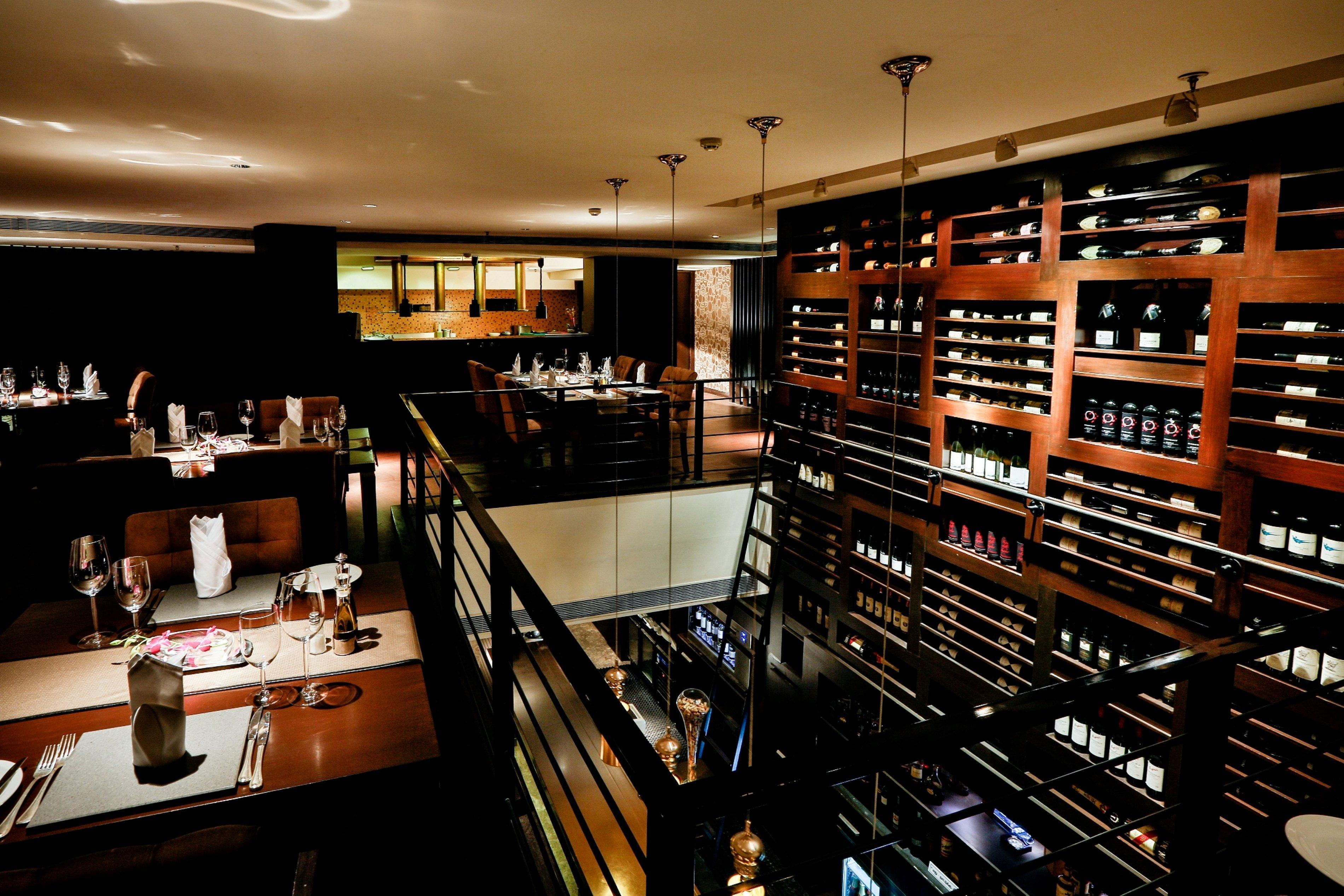 Crowne Plaza Chennai Adyar Park, An Ihg Hotel Ngoại thất bức ảnh The Wine Bar