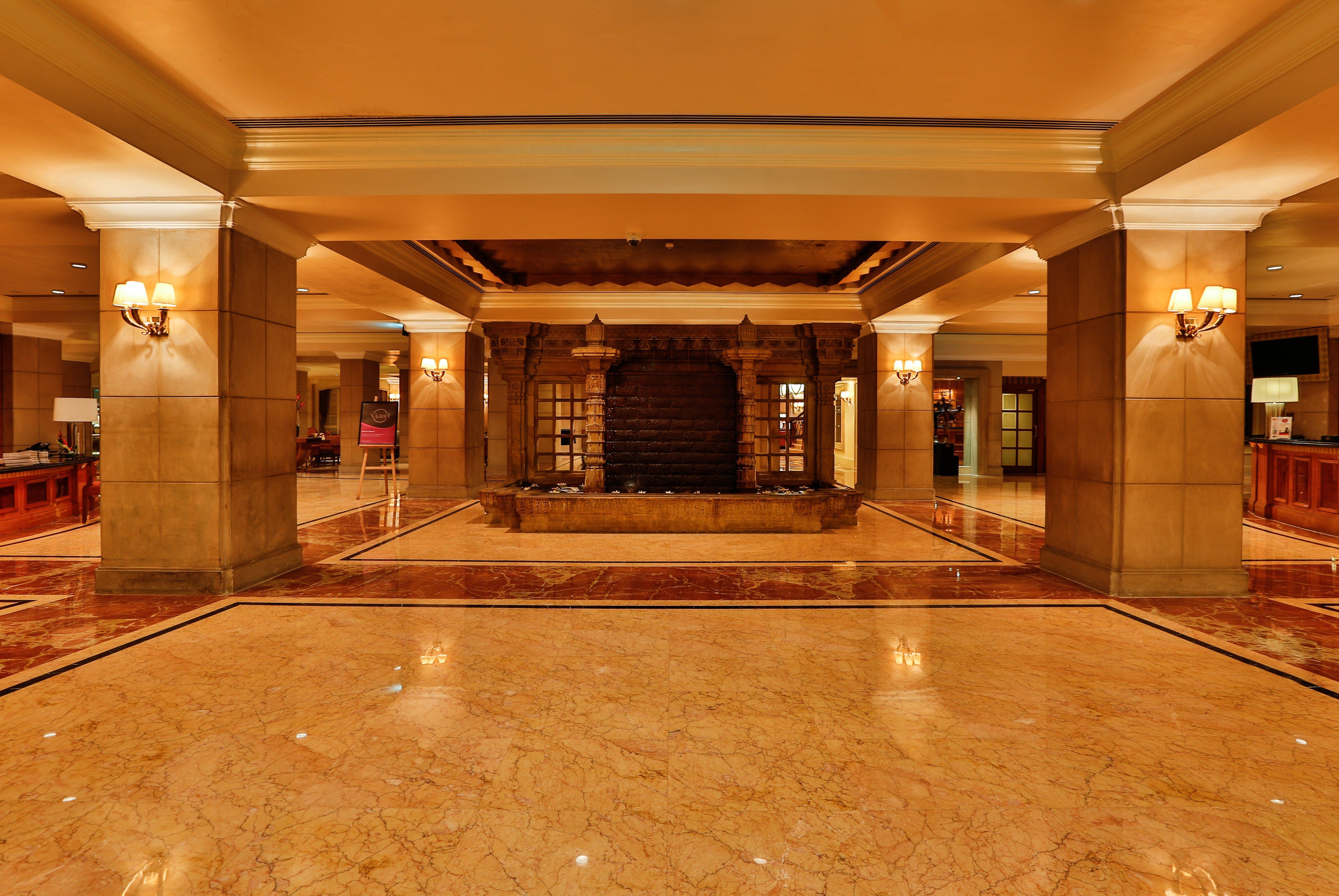 Crowne Plaza Chennai Adyar Park, An Ihg Hotel Ngoại thất bức ảnh The lobby of the hotel