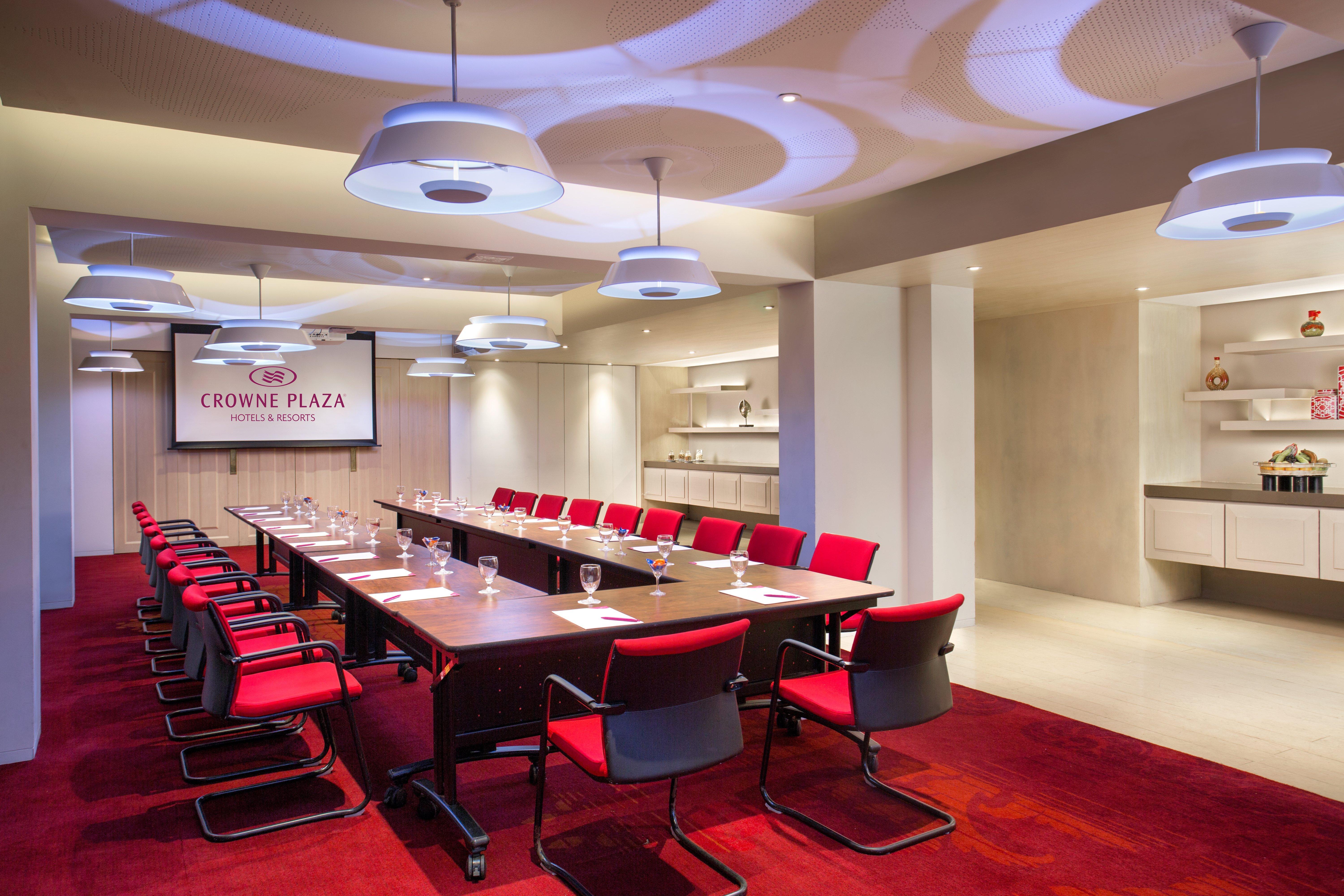 Crowne Plaza Chennai Adyar Park, An Ihg Hotel Ngoại thất bức ảnh Meeting room at the hotel