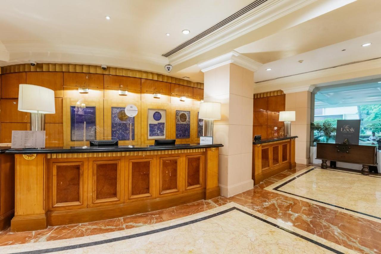 Crowne Plaza Chennai Adyar Park, An Ihg Hotel Ngoại thất bức ảnh The lobby of the hotel