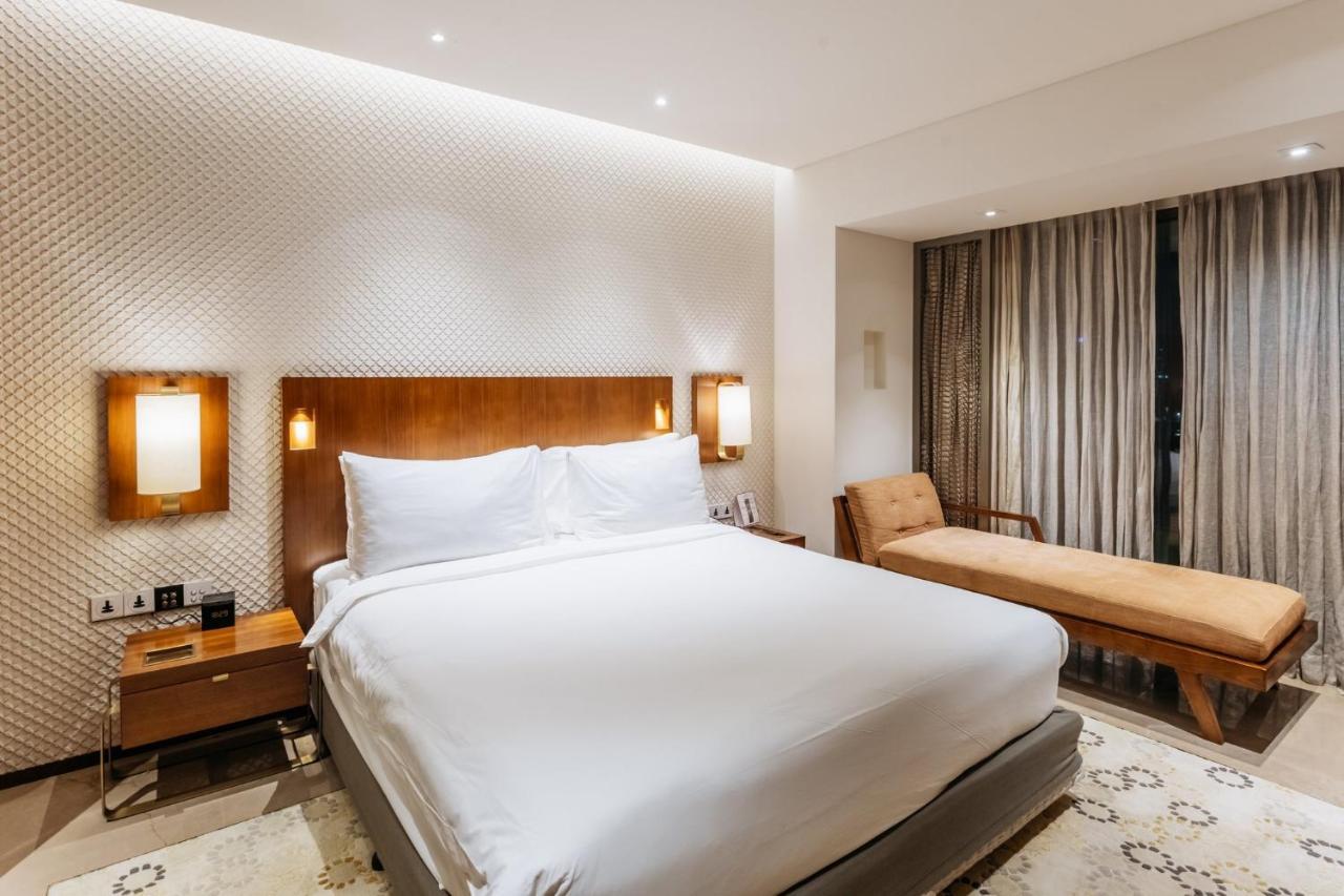Crowne Plaza Chennai Adyar Park, An Ihg Hotel Ngoại thất bức ảnh A bedroom at the Taj Bengal